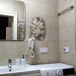 софія شقة *